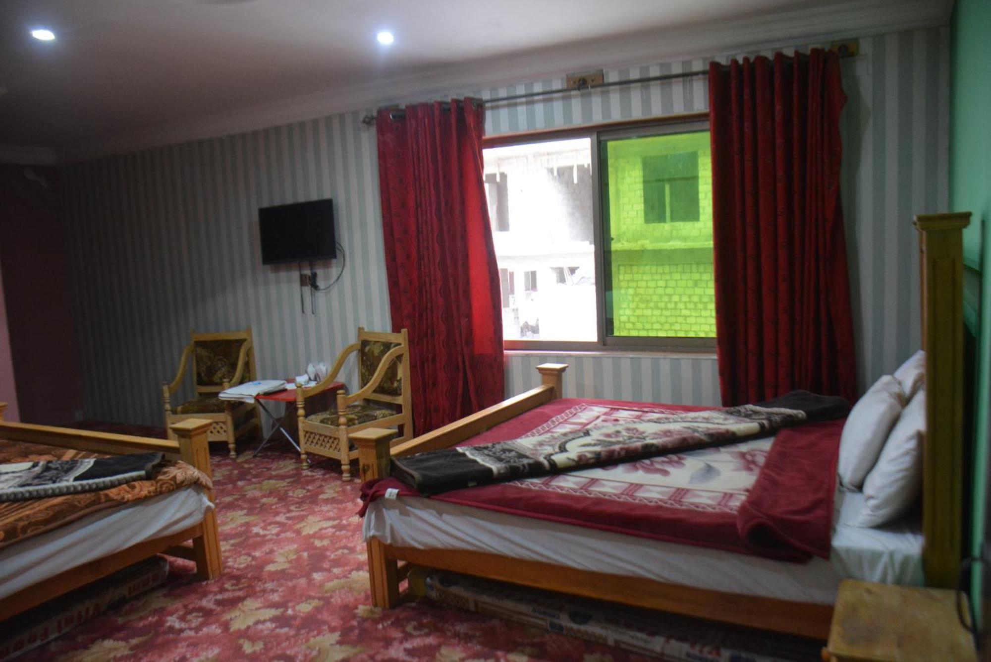 Hotel Pine Hills, Naran Exterior photo